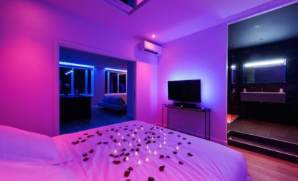 la purple suite love room marseille