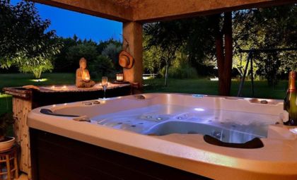 Orgon : 10 chambres & hôtels avec jacuzzi privatif
