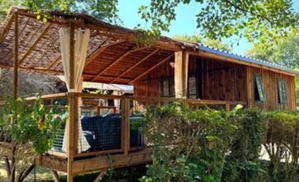 Cabane sur Pilotis (Périgueux) — love room à Périgueux