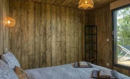 Cabane avec Jacuzzi Privatif (Sarlat) — love room à Sarlat La Canéda