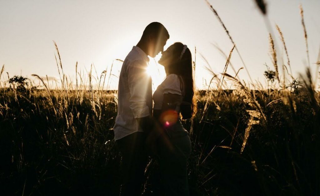 Comment raviver la flamme dans un couple ? 12 conseils pour réveiller votre amour ! 🔥