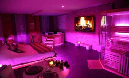 Suite Charme La Manova — love room à Saint Martin d’Auxigny