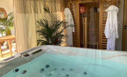 Tropical Lodge Spa — love room à Narbonne