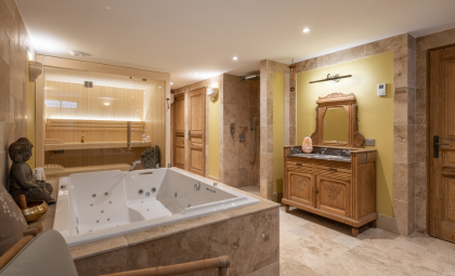 Le Cellier & Spa — love room à Saint Maximin