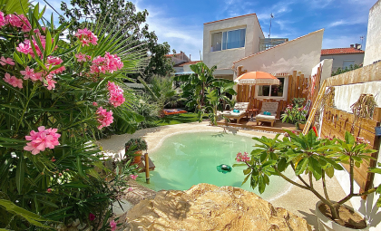 Tropical Lodge Spa — love room à Narbonne