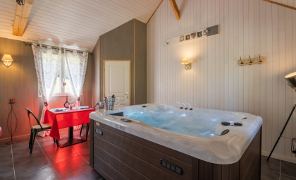 Chalet du Rev'EauBois — love room à Larche