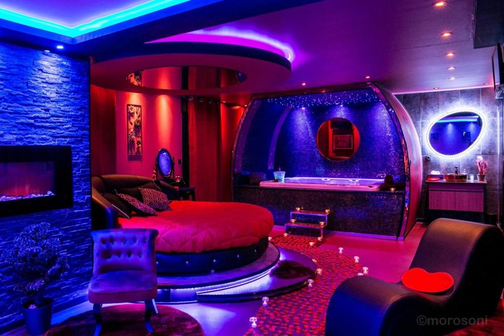 Suite Luxueuse-Jacuzzi — love room à Toulouse