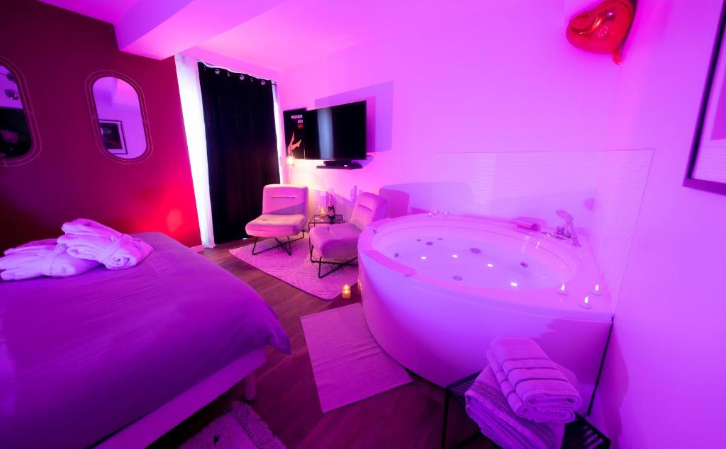 LoveSparadise — love room à Saints