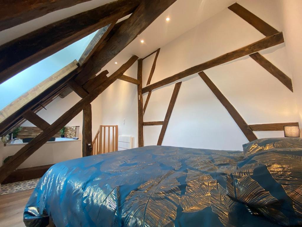 Love Room avec Jacuzzi — love room à Bourges