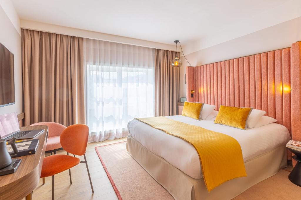 Golden Tulip Aix-les-Bains — love room à Aix-les-Bains