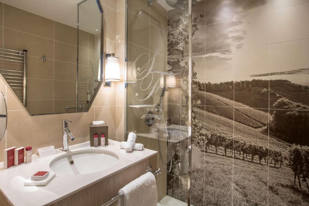 Hôtel Les Sept Fontaines — love room à Tournus