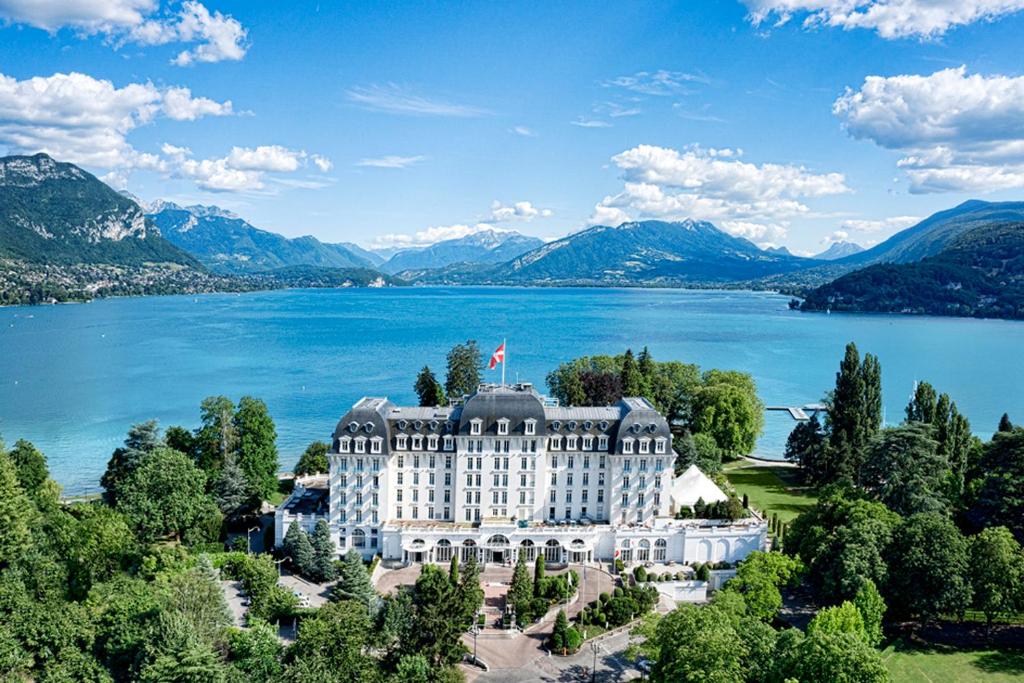 Impérial Palace — love room à Annecy