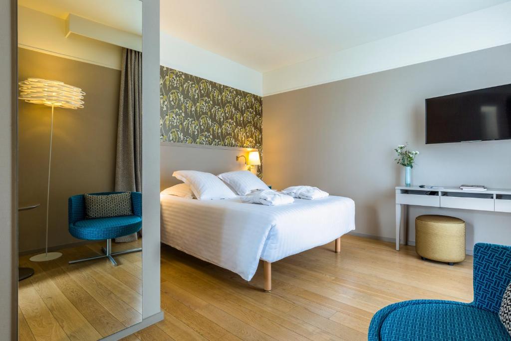 Oceania l'Hôtel de France — love room à Nantes