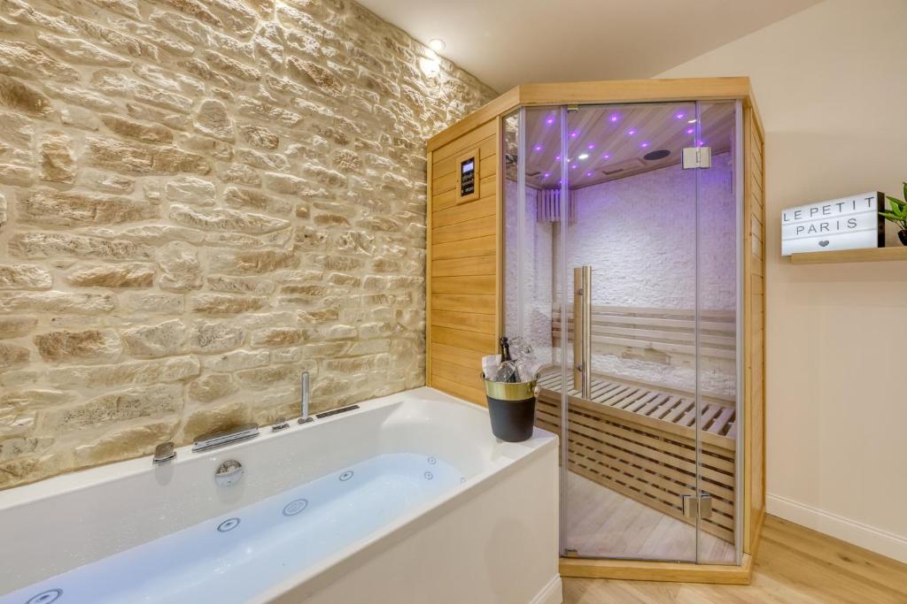 Le Petit Paris — love room à Chartres