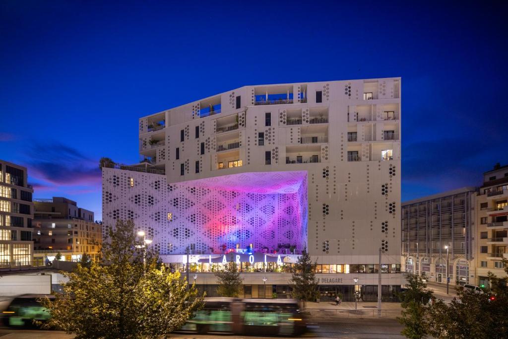 Golden Tulip Montpellier — love room à Montpellier
