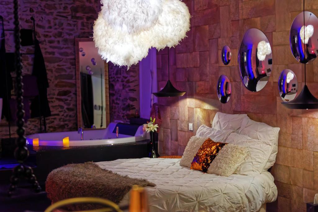 Le LOV'T — love room à Nantes