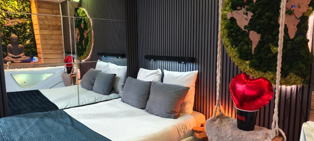 Eden SPA et Cinéma — love room à Brie Comte Robert