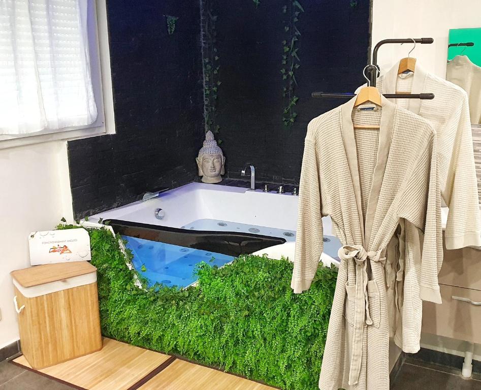 Suite Jacuzzi privatif — love room à Marseille
