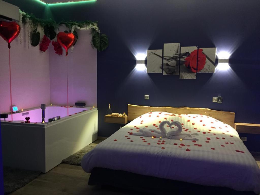 L'EDEN loveroom — love room à Maisons-Alfort