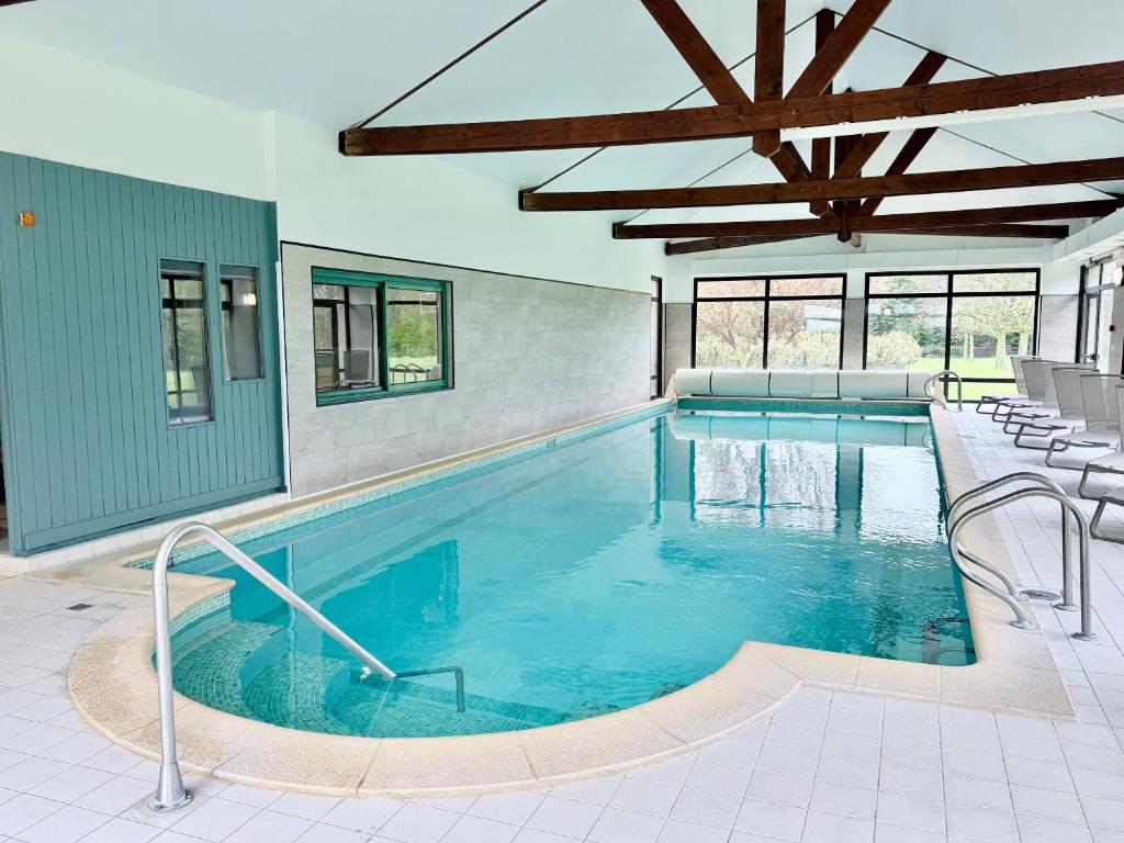 Holiday Inn Calais Coquelles — love room à Coquelles
