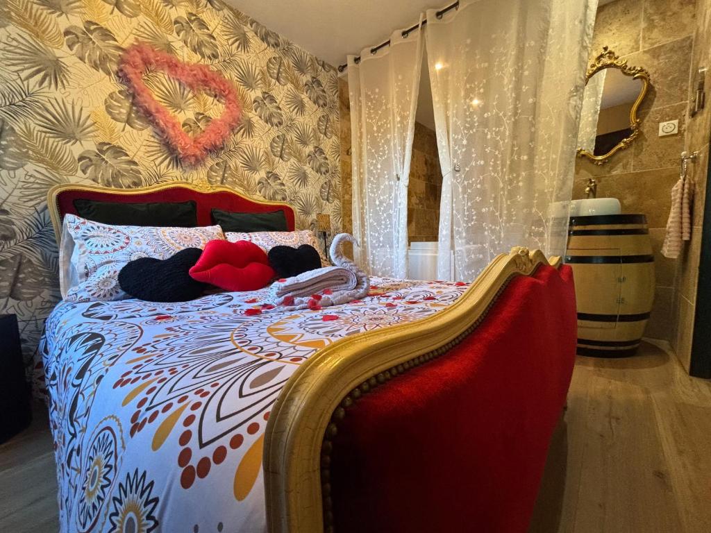 Romantisme et glamour — love room à Dijon