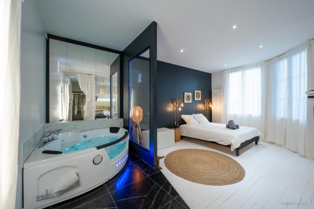 Loft Design Jacuzzi — love room à Toulouse
