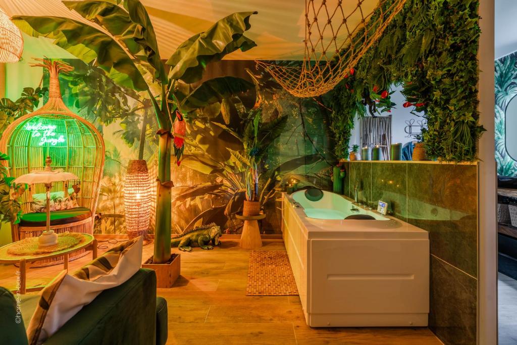 Lodge de la Jungle — love room à Nanteuil-lès-Meaux