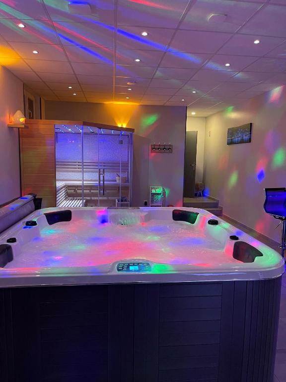 Loft privatif jacuzzi et sauna — love room à Saint-Dizier
