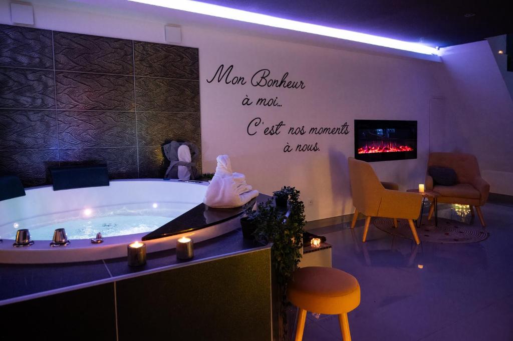 Lasuite55 — love room à Istres
