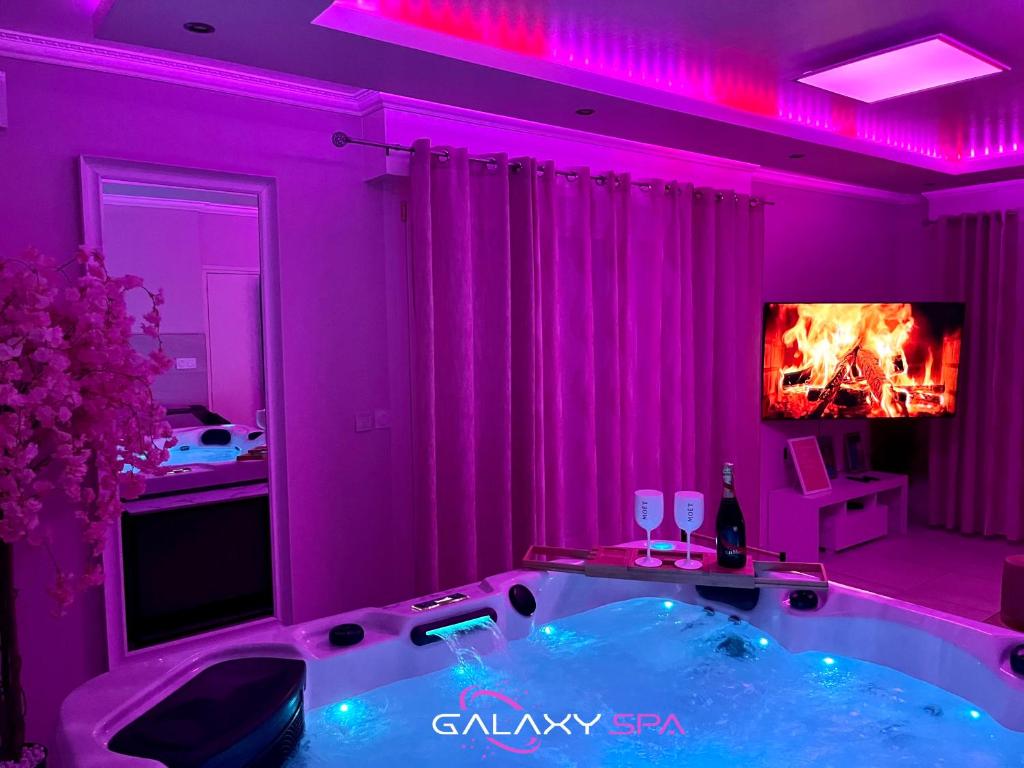Galaxy Spa Suite Venus — love room à Nancy