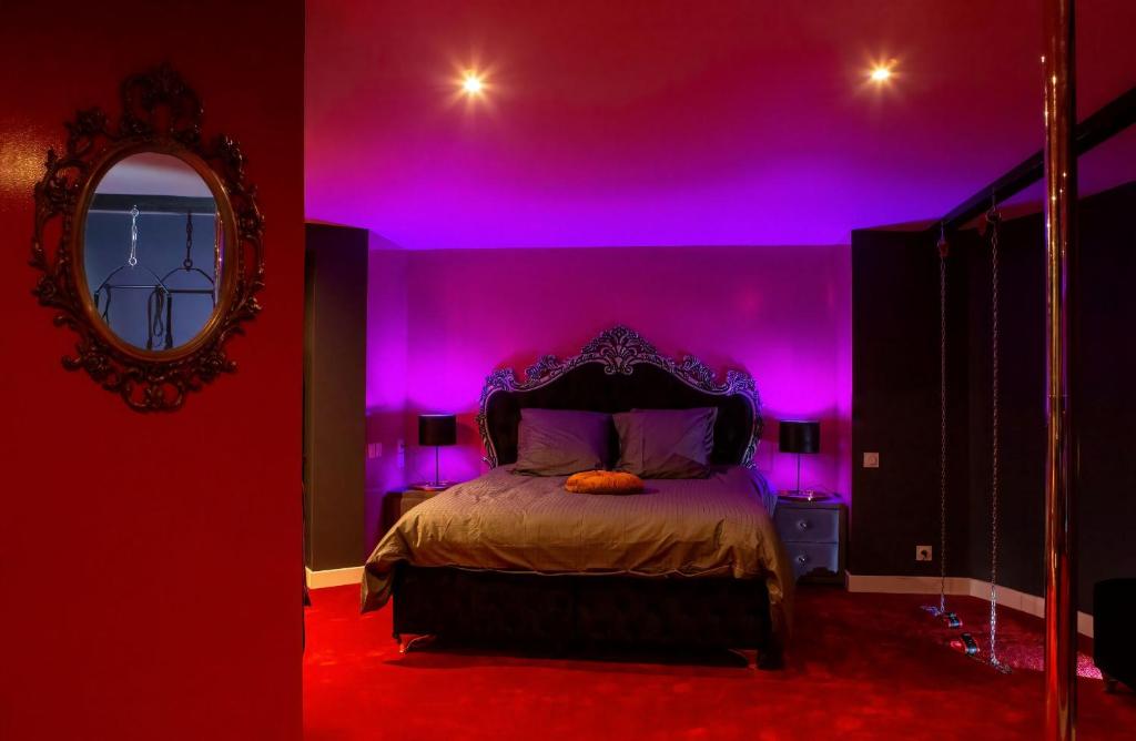 Love Suite Playroom — love room à Toulouse