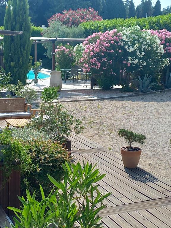 LAMATHYE — love room à Aramon (31 km)