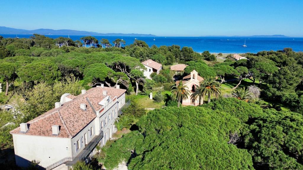 Le Hameau des Pesquiers — love room à Hyères (15km)