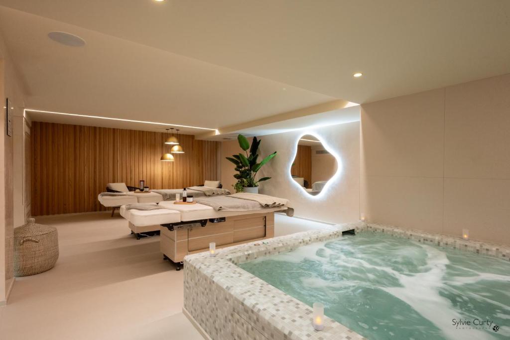 Hôtel La Monnaie Art & Spa — love room à La Rochelle