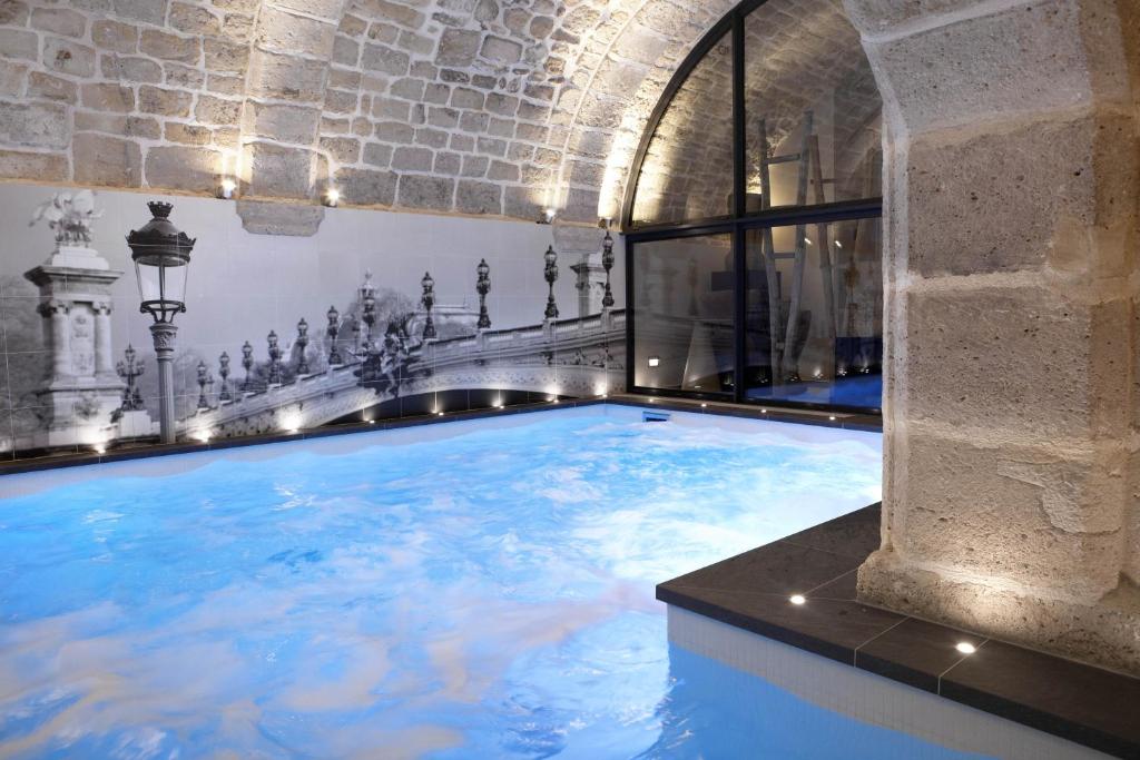 Hotel La Lanterne & Spa — love room à Paris 5