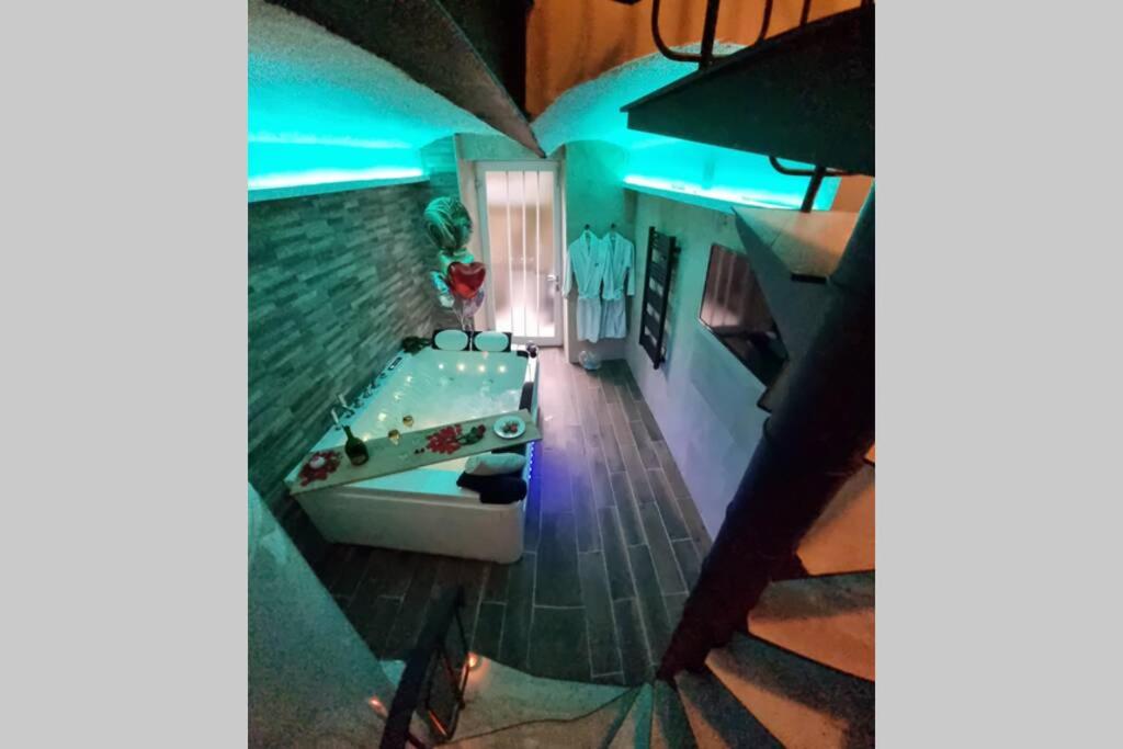 Arty room — love room à Mulhouse