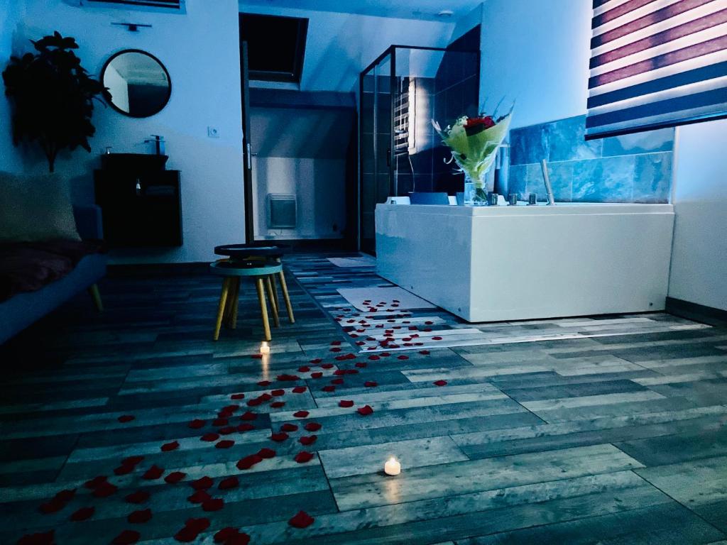 La Bulle de Romance — love room à Tigy (28 km)