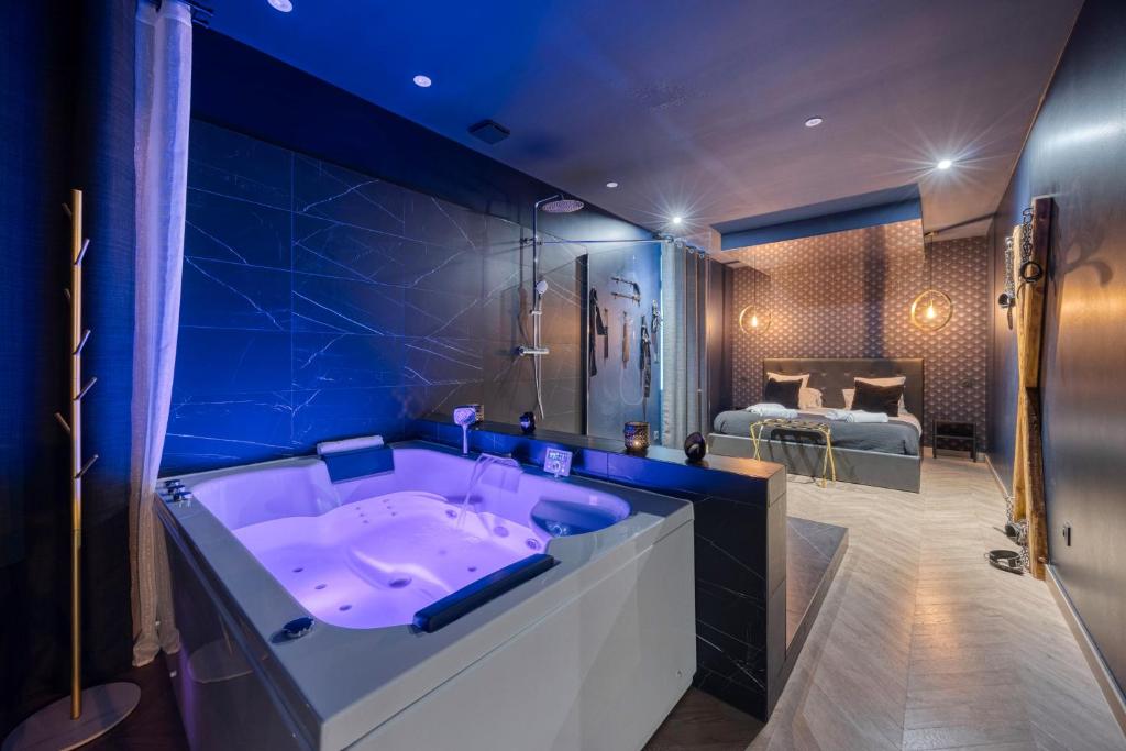 L'Aixtase suite — love room à Aix-les-Bains