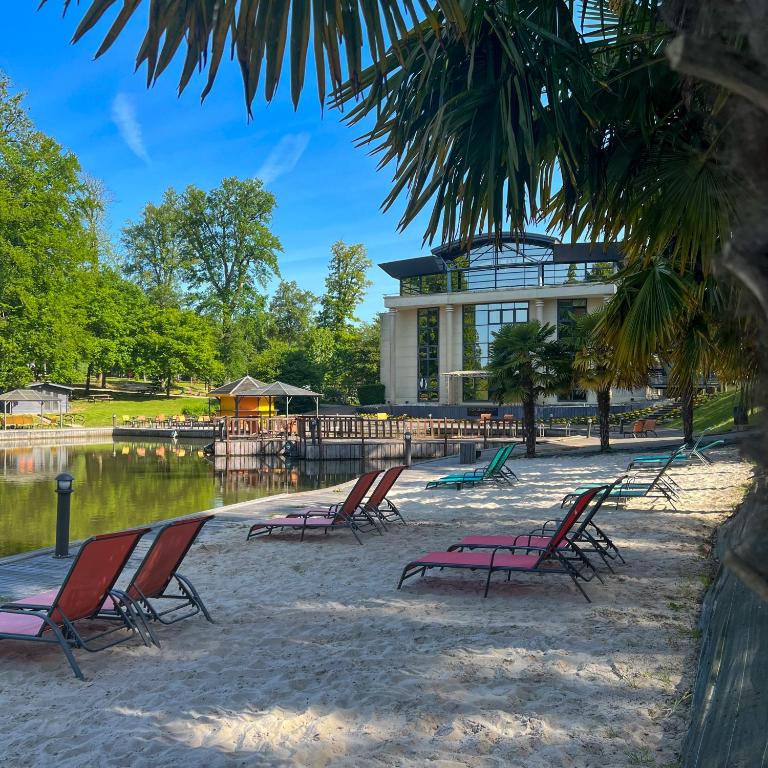 Le Forges Hotel — love room à Forges-les-Eaux
