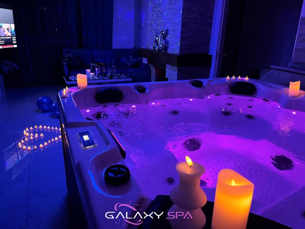 Galaxy Spa Suite Neptune — love room à Nancy