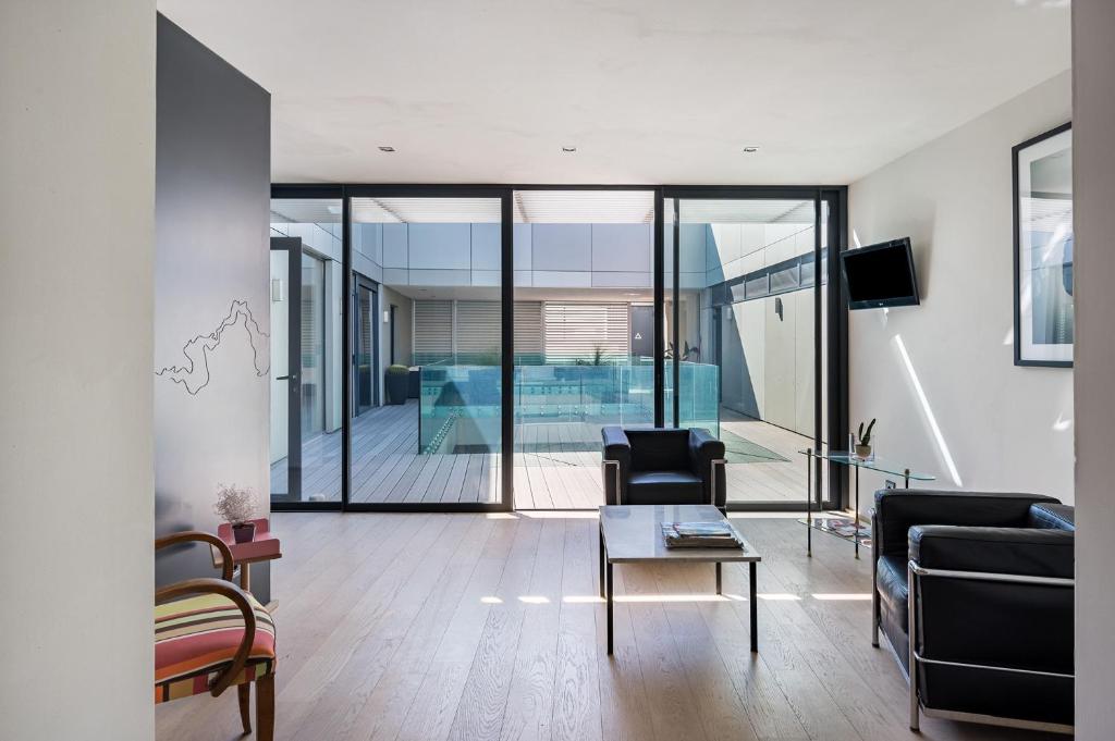 Canartists - La Loge — love room à Perpignan
