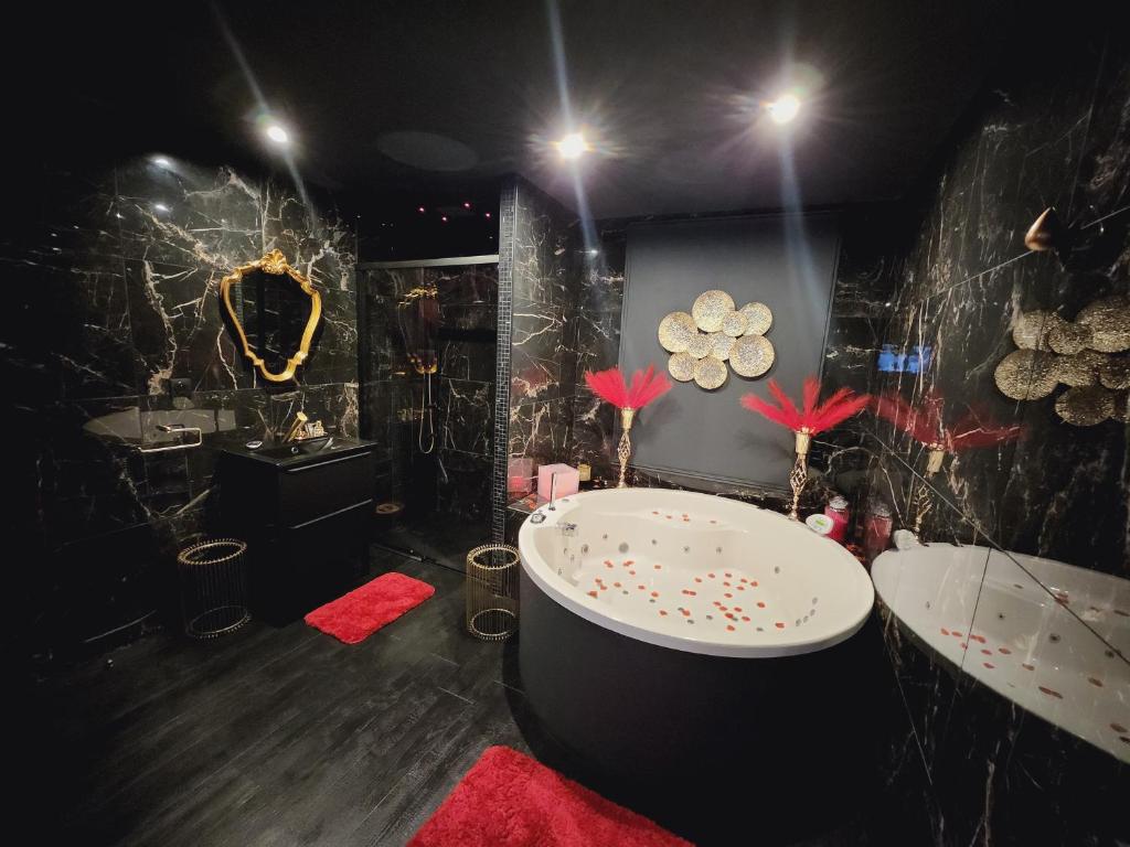 O' Plaisirs Interdits — love room à Caen