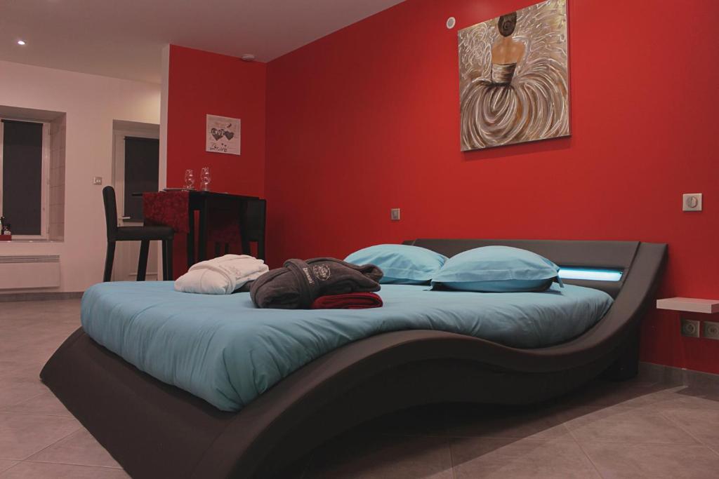 dampierrelove — love room à Dampierre (23km)