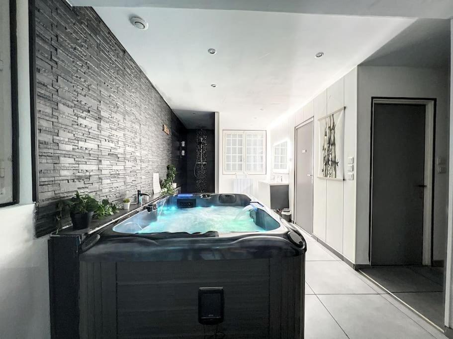 Dream Loft Jacuzzi — love room à Brest