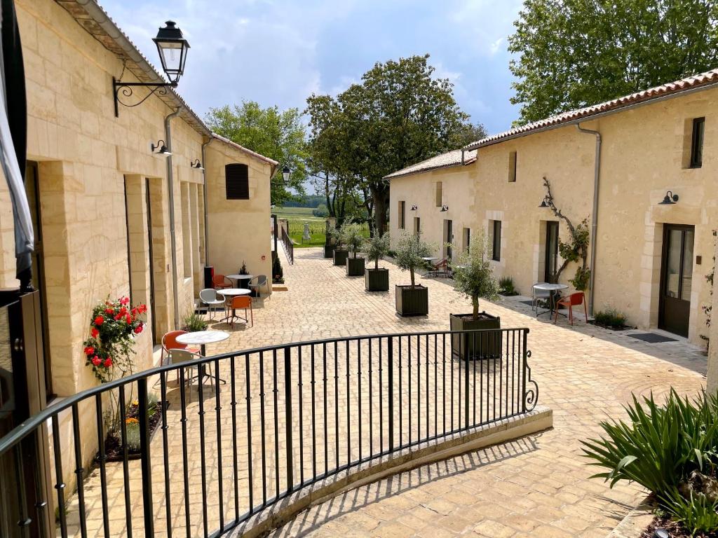 Aux Ducs de Sienne — love room à Montagne