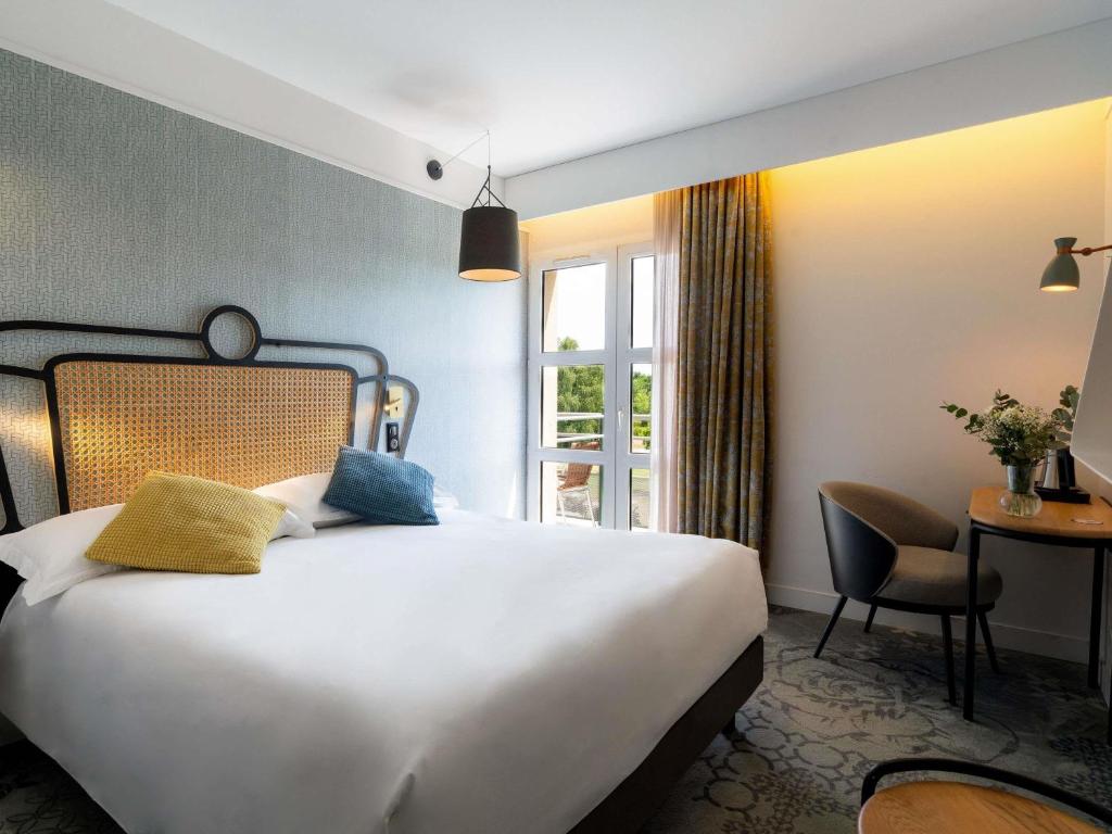 Mercure Orléans — love room à Ardon