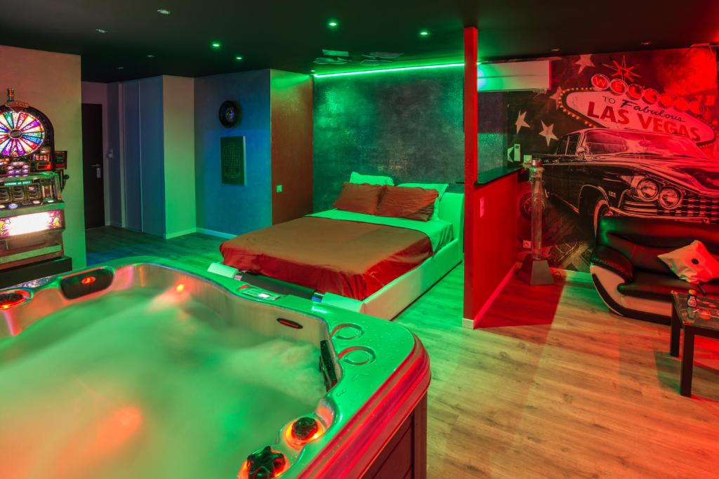 American spa motel — love room à Joncherey (25km)