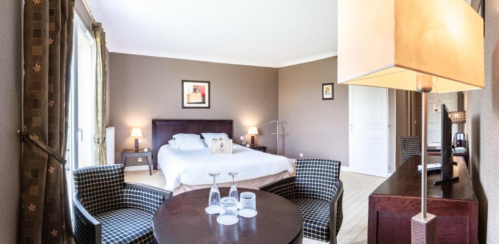 Hotel Restaurant Le Dauphin — love room à Villers-sur-Mer