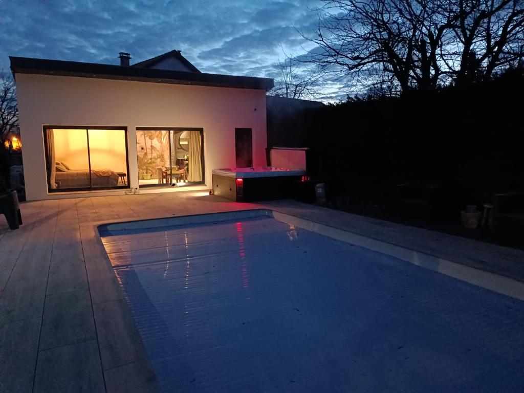 LoveBirds Spa — love room à Epinal