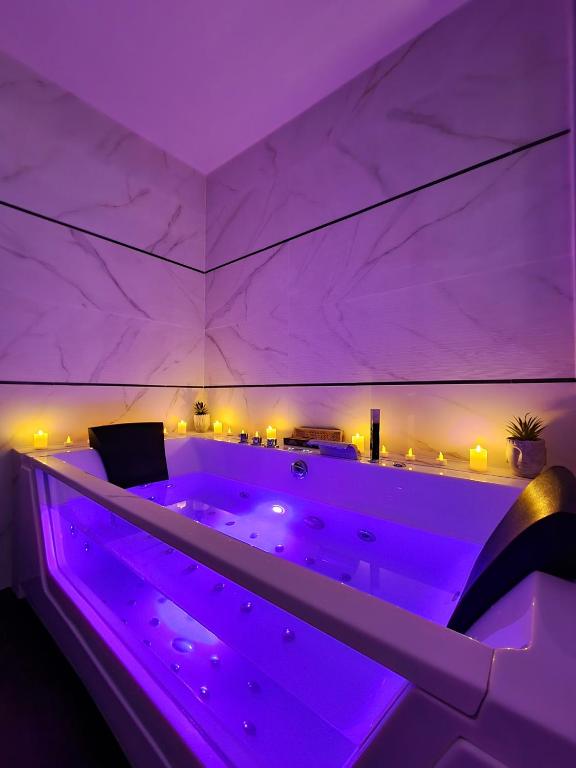 Chalet Privatif — love room à Six-Fours-les-Plages